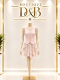Completo rosa con gilet sartoriale e gonna in pizzo